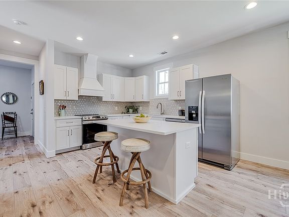 5th image of 1135 E Park Avenue