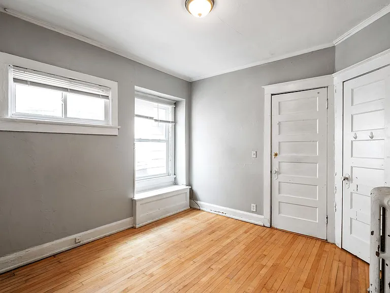 3009 N Maryland Ave — Photo 13