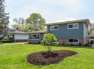 102 Stacy Ct, Glenview, IL 60025