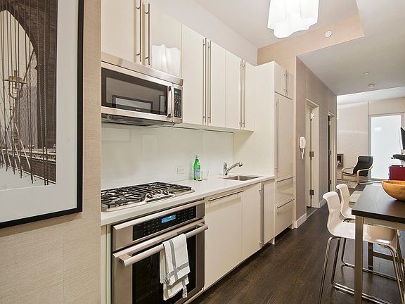 5th image of 650 6th Ave APT 5B