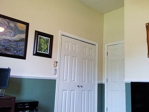 3rd image of 125 Carmen Dr