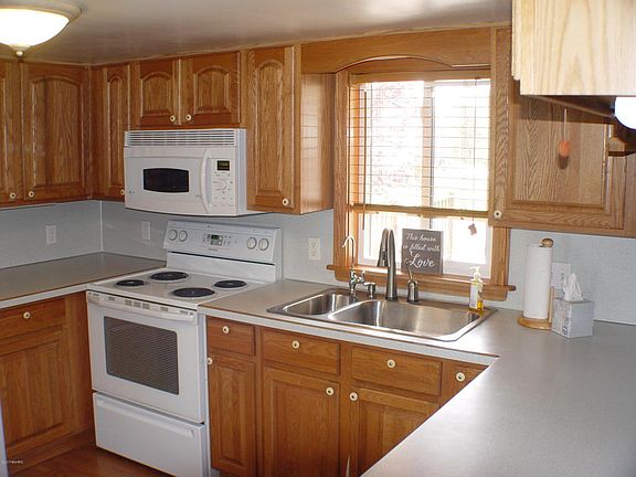 3rd image of 603 E Woodlawn Ave