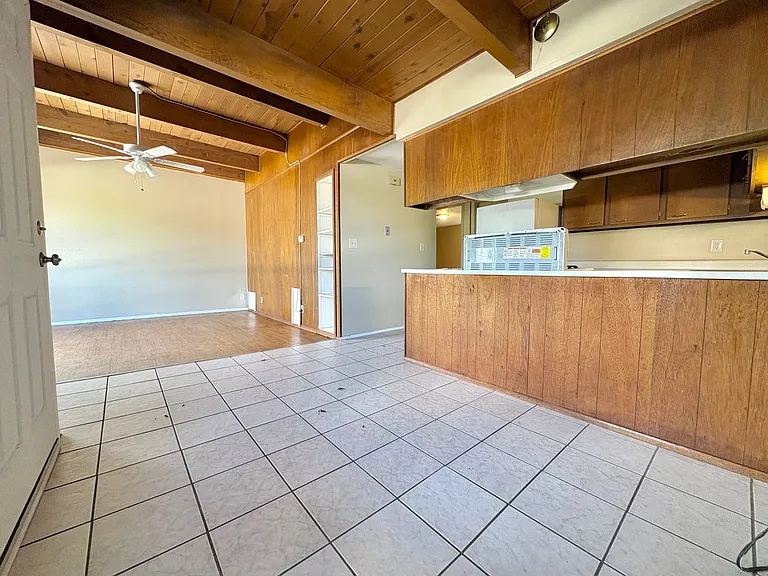 353 S 1100 E — Photo 21