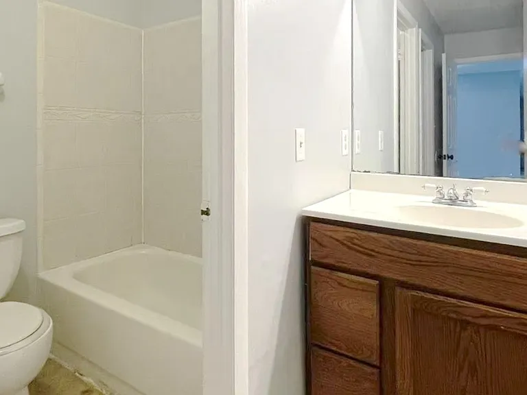 1352 Sophie Blvd — Photo 14
