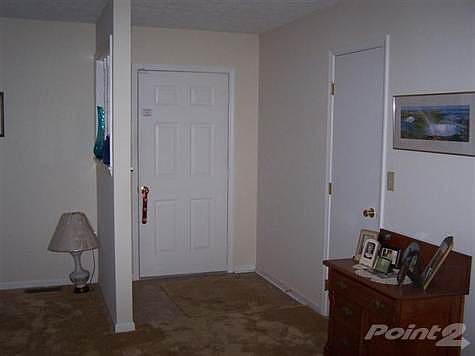3rd image of 135 Belair Dr
