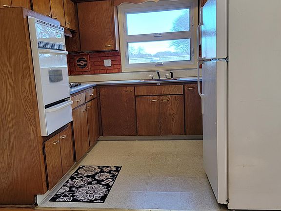 5th image of 54 Galloway Ave Floor 2