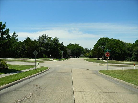 3rd image of 2261 Bluff Ct