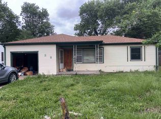 1208 N Manchester Ave, Newton, KS 67114