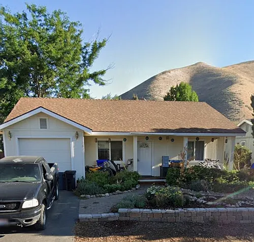 961 Cherry Creek Dr Photo 1