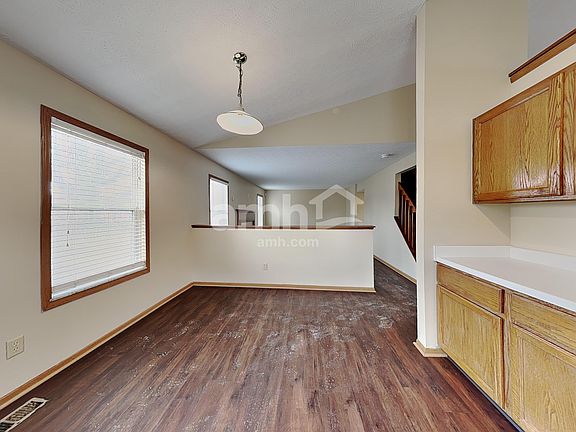 4th image of 4633 Stratford Ln