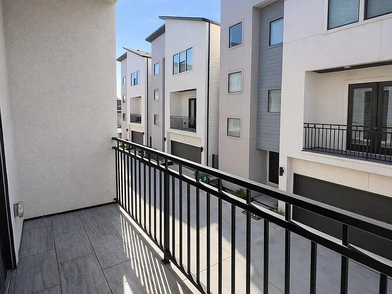 10806 Warwana Rd #C — Photo 12