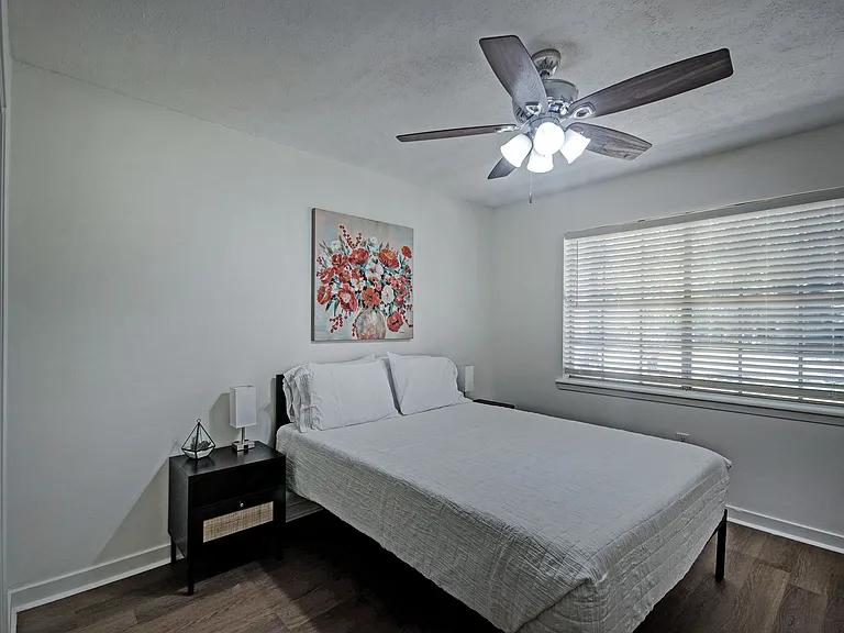 104 Bay Harbour Pl — Photo 18