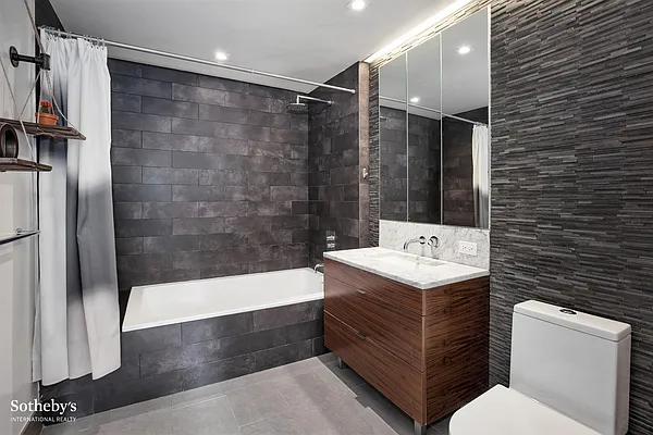 Sold by Sotheby's International Realty | media 6