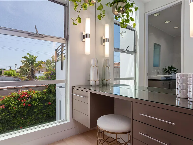 808 N La Jolla Ave — Photo 45