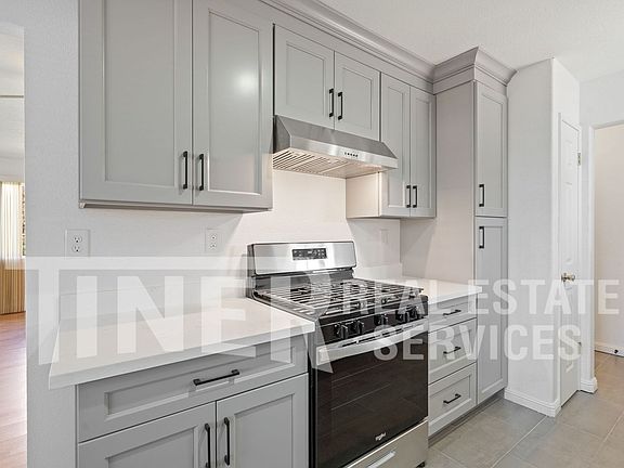 2nd image of 5704 Parkoaks Dr