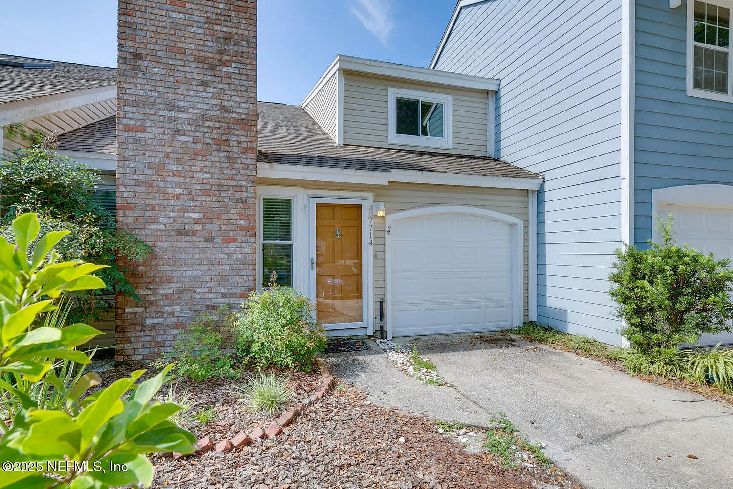 2 bed, 1.5 bath, 997 sqft, $1,650 — Photo 2