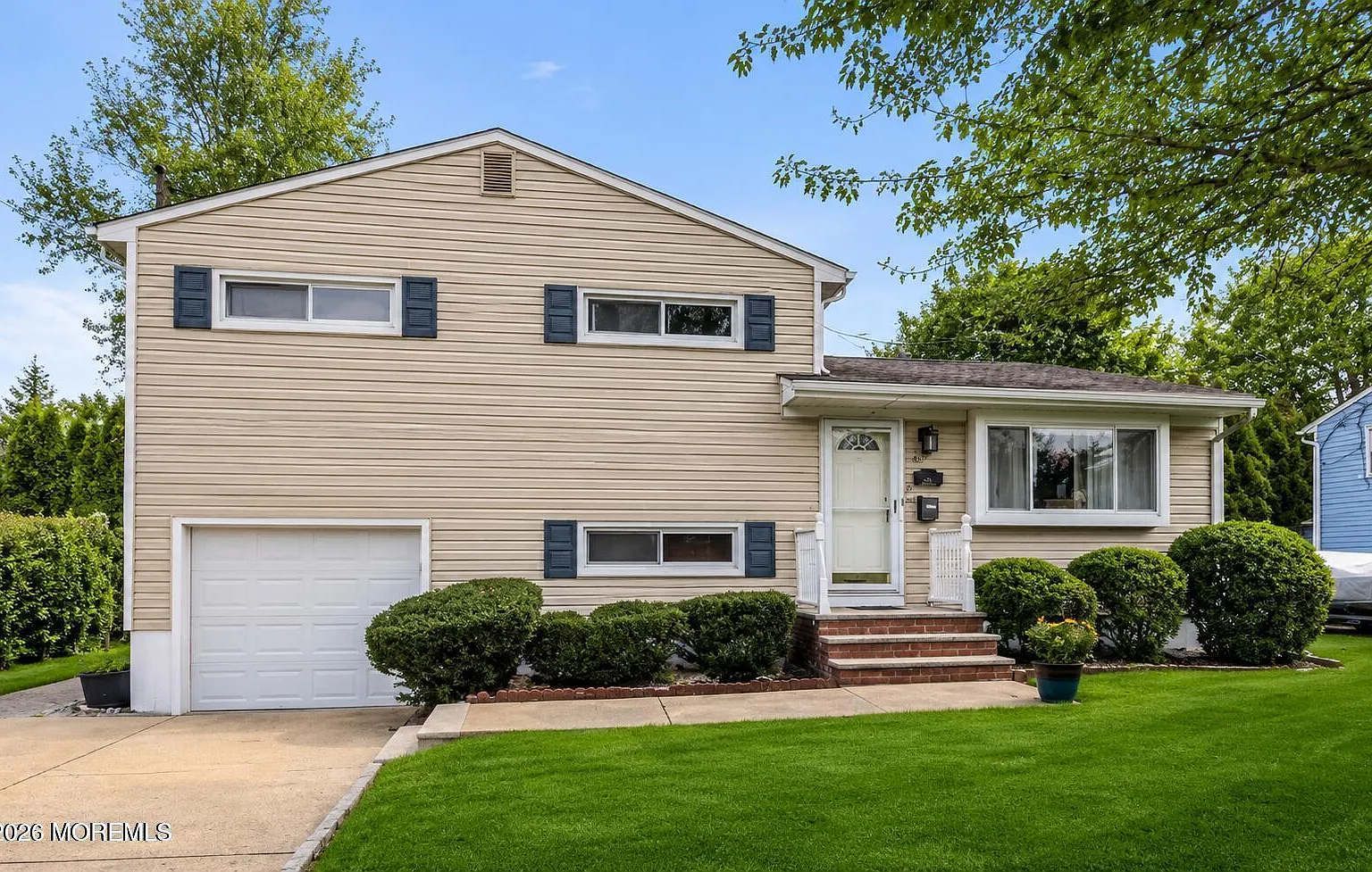 3 bed, 1.5 bath, 1516 sqft, $4,000 — Photo 1