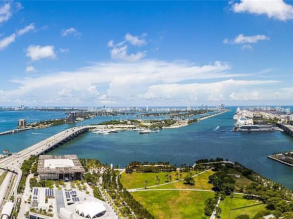 3rd image of 1040 Biscayne Blvd APT 3803