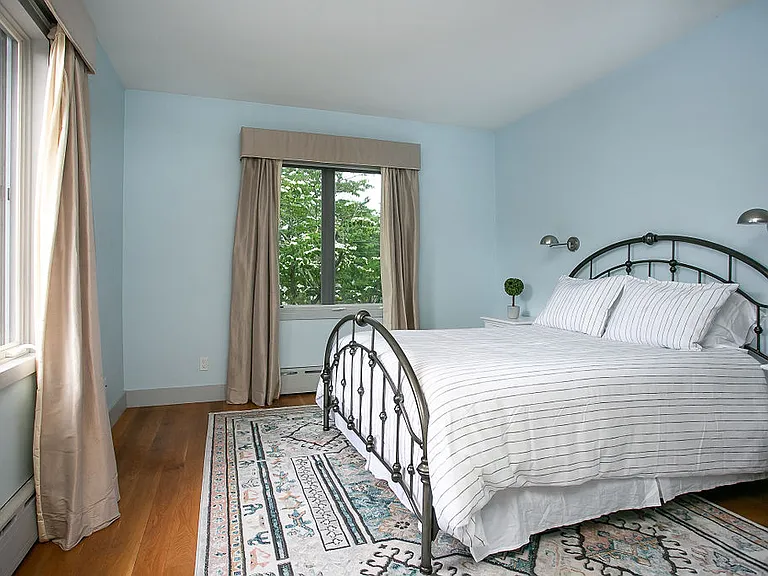 18 Sheffield Ave #2 — Photo 6