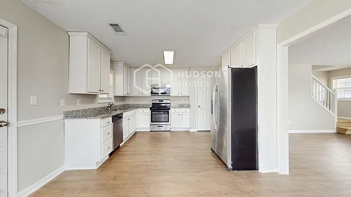 637 Lynchburg St — Photo 7