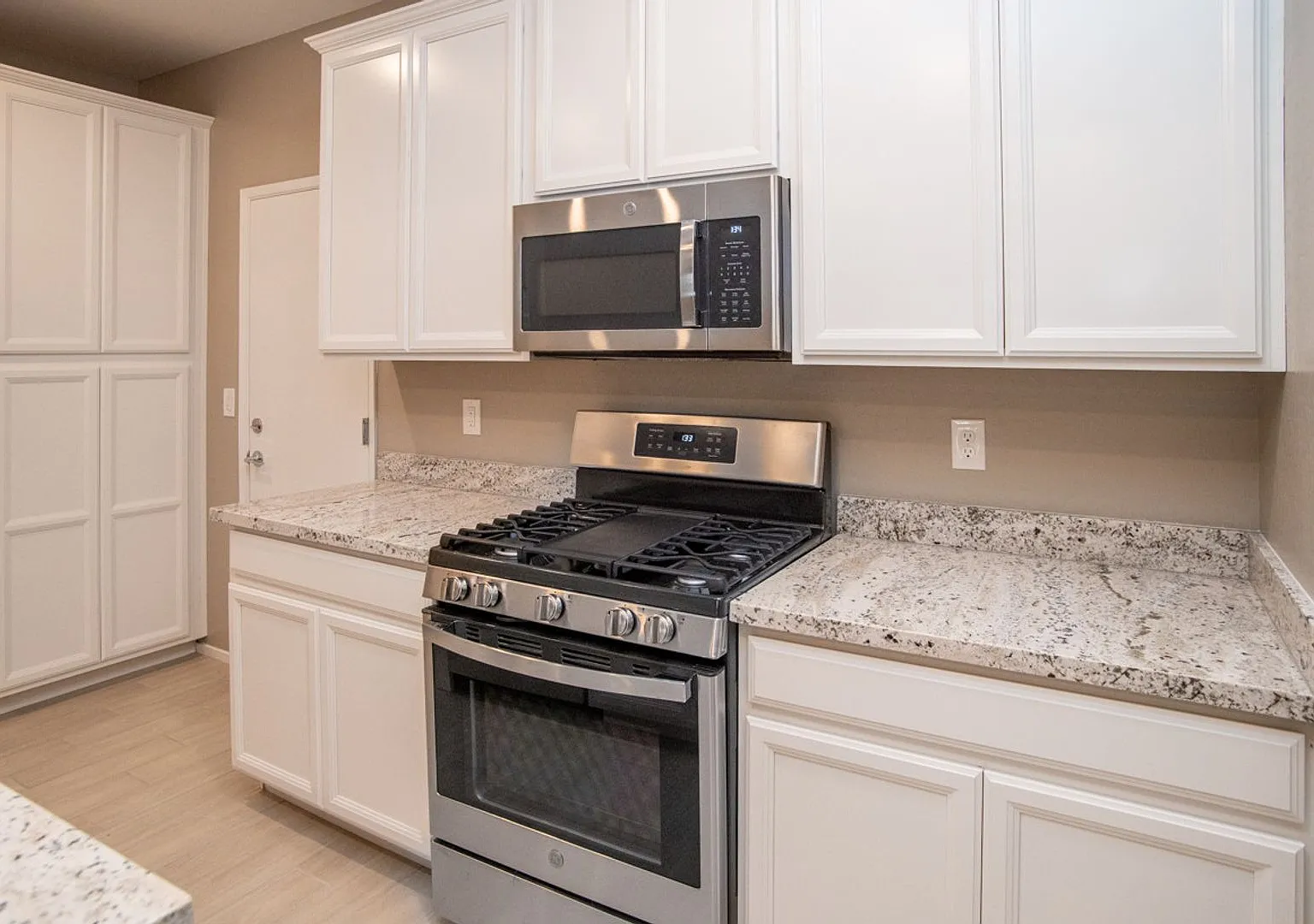 Great Townhome 3/2 in Santa Rosa Community in Summerlin — Photo 4