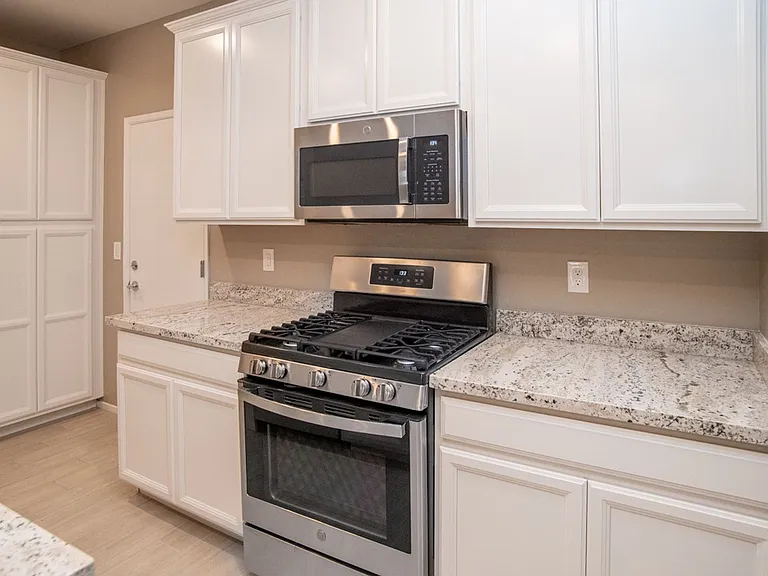 9 Alamere Falls Dr — Photo 4
