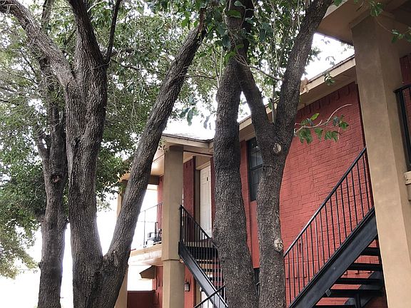 3rd image of 918 W Caffery Ave APT 8