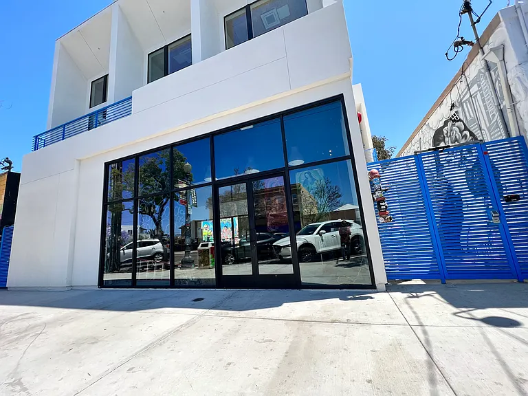 2142 Logan Ave #5 — Photo 1