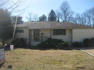 56 Bedford Rd, Newport News, VA 23601