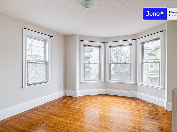 2nd image of 88 Glen St #A