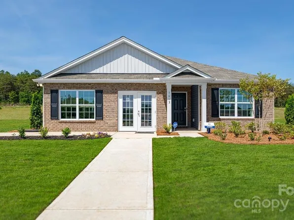 36 Wildbrook Dr, Waynesville, NC 28785