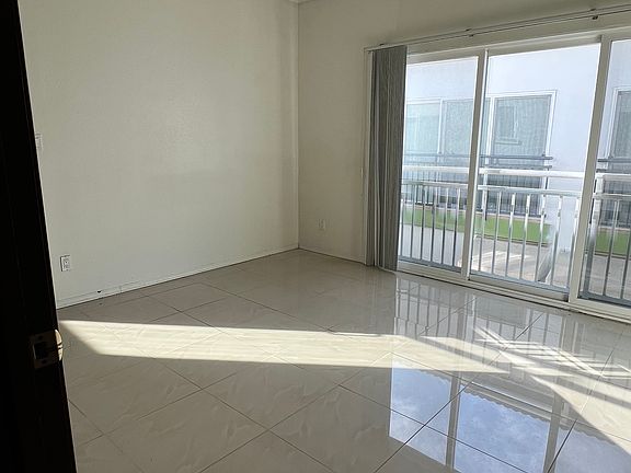 4th image of 2230 E Ocean Blvd #17