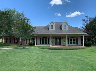 665 Crosby Ln, Columbus, MS 39701