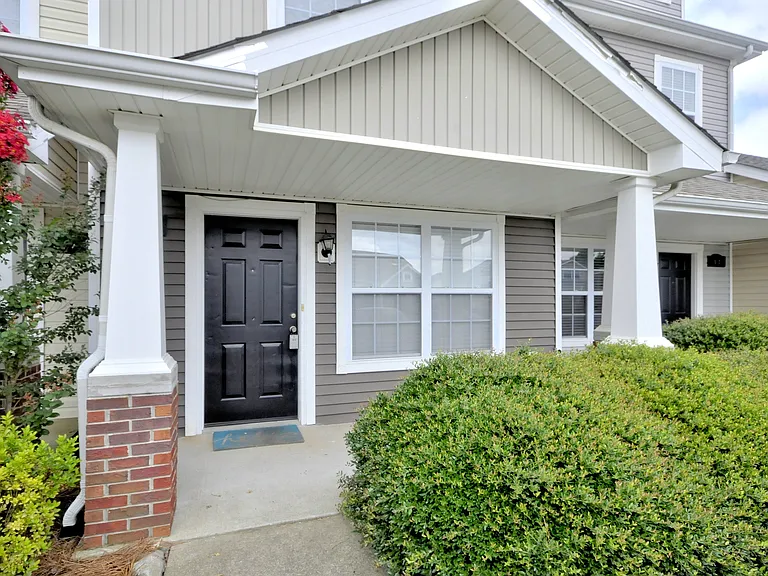 70 John Sevier Ave — Photo 2