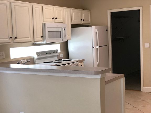 4th image of 8789 Chambore Dr