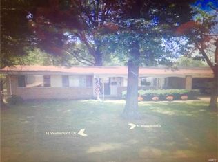 2880 N Waterford Dr, Florissant, MO 63033