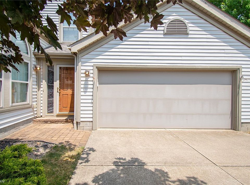 1st image of 151 Spinnaker Ct