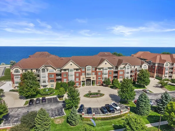 4120 S Lake DRIVE #265, Saint Francis, WI 53235