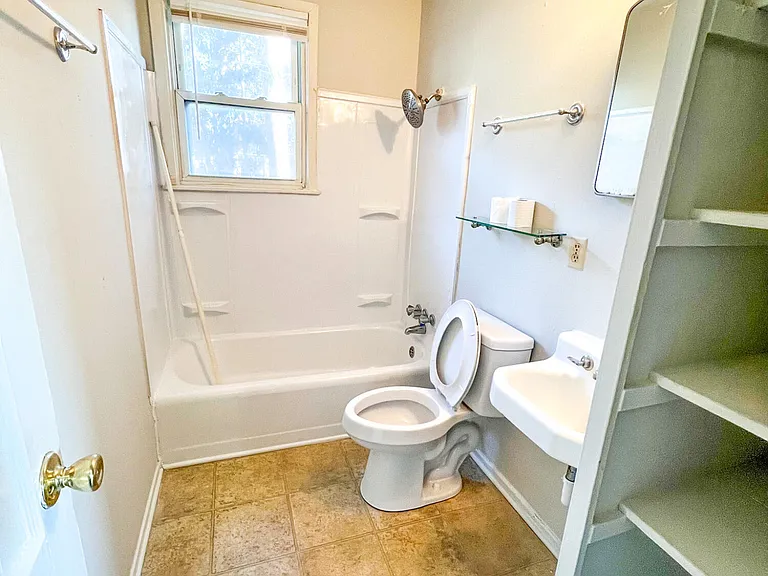538 Williams St — Photo 9