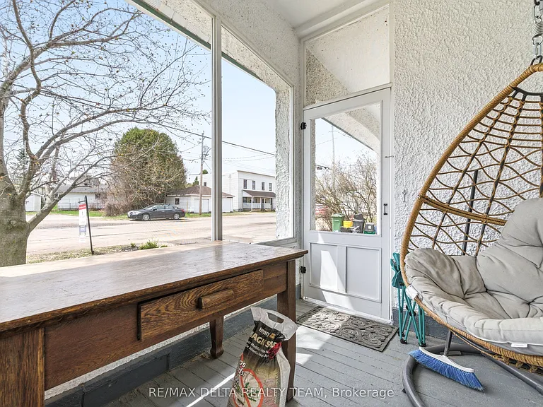 703 Front St N — Photo 16