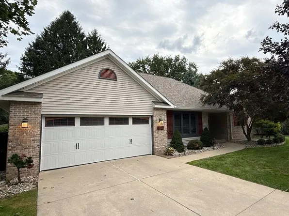 8127 Robinbrook St, Richland, MI 49083