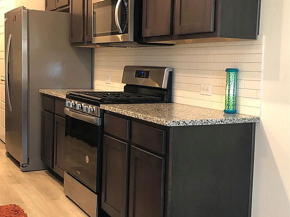 5th image of 3012 Lampasas Ln