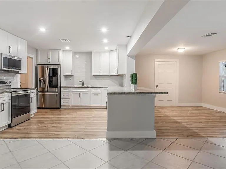 740 Beachwood Ln — Photo 19