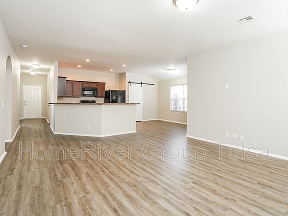 4th image of 15011 S 281st East Ave
