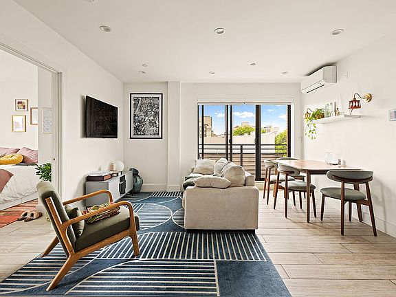 2nd image of 158 Newton St APT 1
