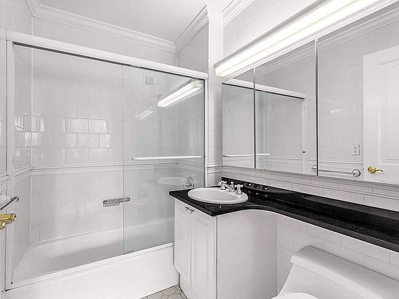 5th image of 350 E 82nd St APT 4E