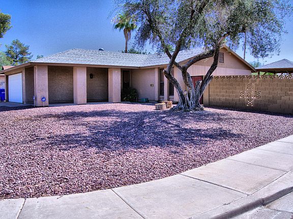 3rd image of 2011 N Verano Way