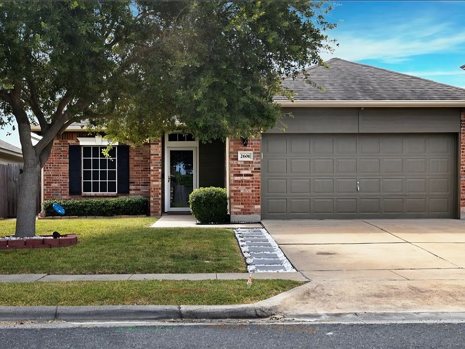 1st image of 2606 Las Brisas St