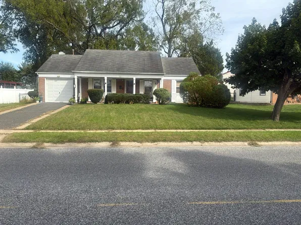 30 Twin Hill Dr, Willingboro, NJ 08046