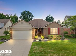 13746 Wellington Dr, Sterling Heights, MI 48313